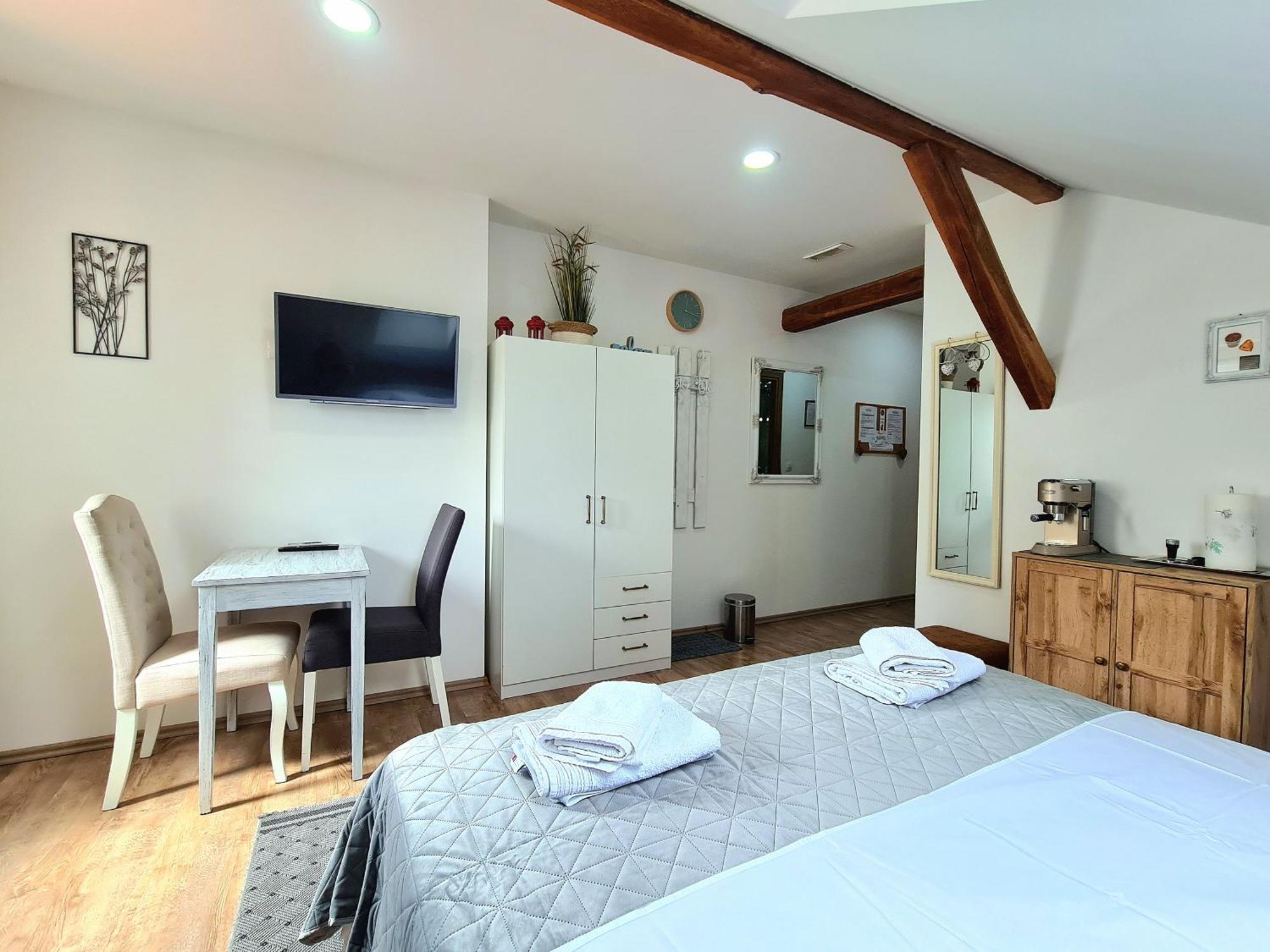 Rooms Garden Szluin Kültér fotó