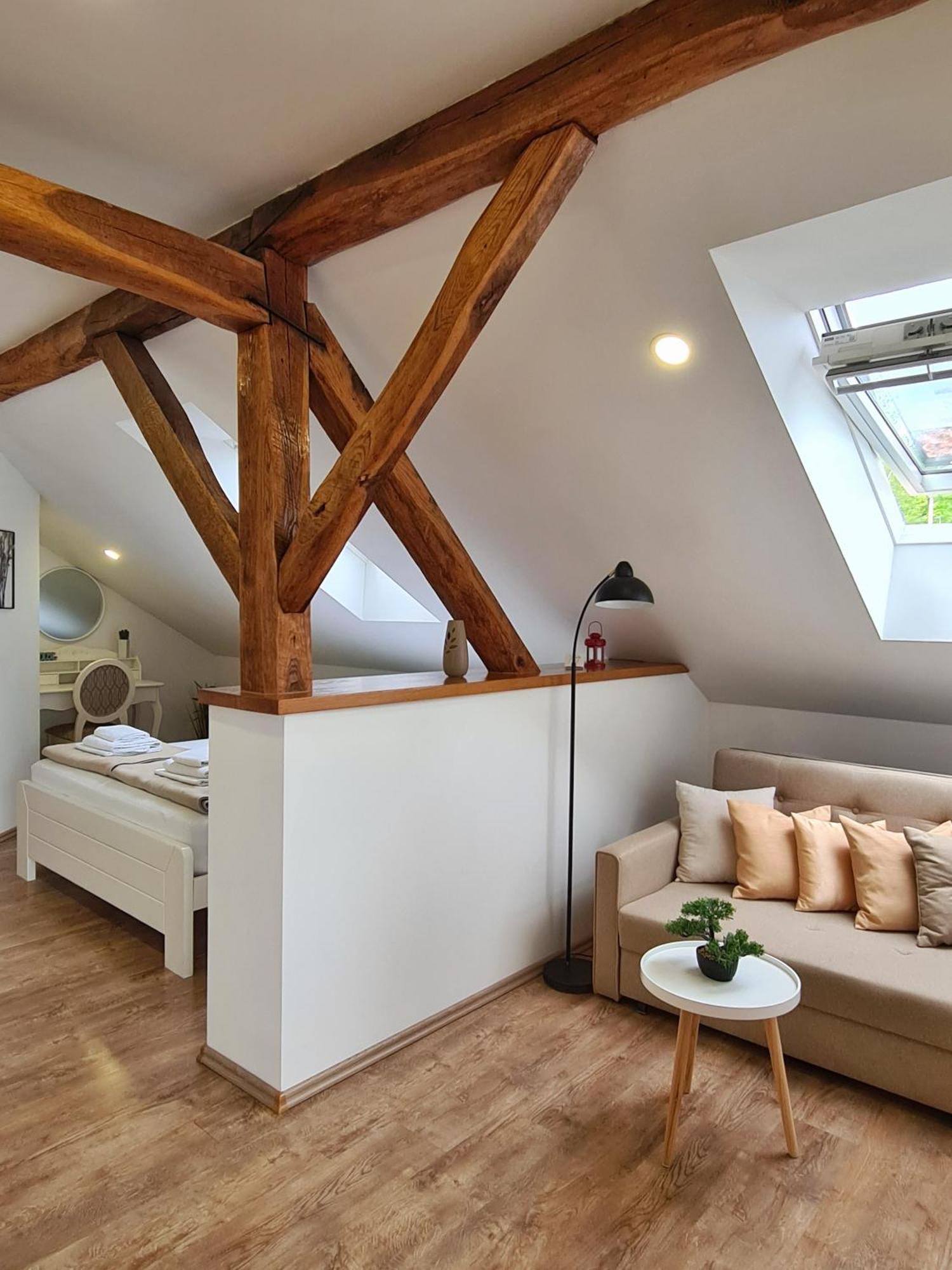 Rooms Garden Szluin Kültér fotó